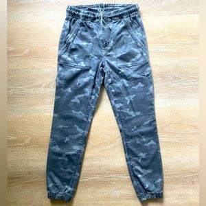 American Eagle camo joggers - Next Level Stretch, Size 6